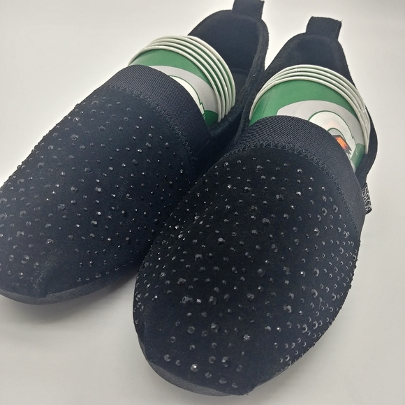 NEW BOBS Skechers | black leather suede shoes slip on rhinestone shoes black 11 - Picture 4 of 14